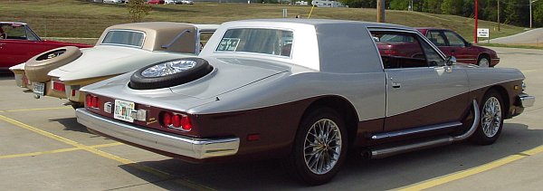 1981 next to 1971 Stutz