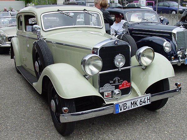 Mercedes 200 lang