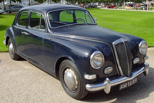 Lancia Aurelia B10