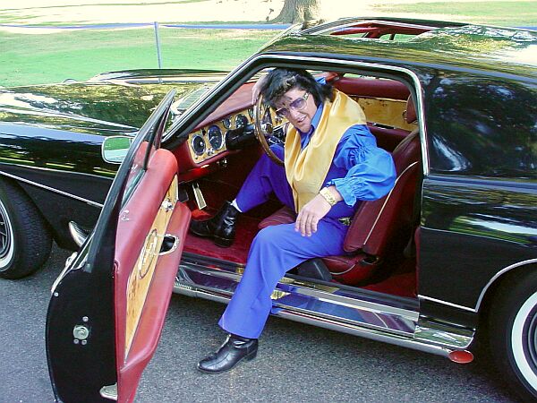 fake Elvis with real Stutz