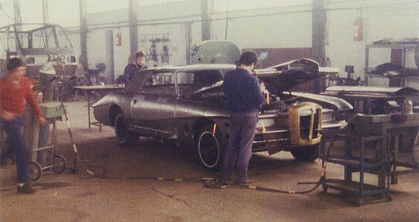 Stutz under construction