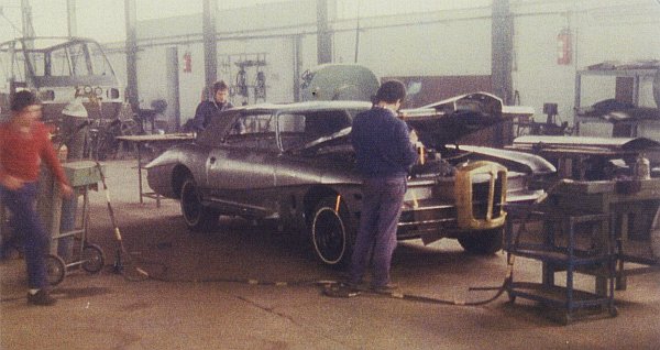 Stutz under construction